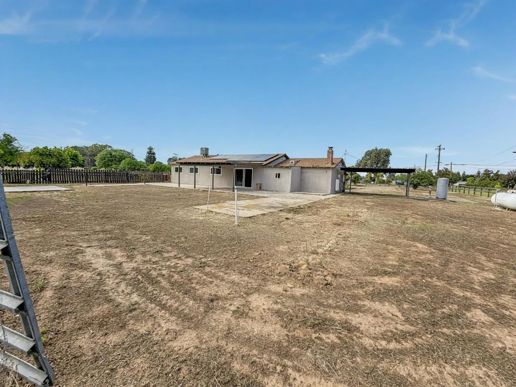 Image 42 of property listing at 7403 E Alluvial Avenue, Clovis, CA 93619