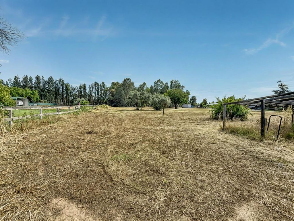 Image 48 of property listing at 7403 E Alluvial Avenue, Clovis, CA 93619