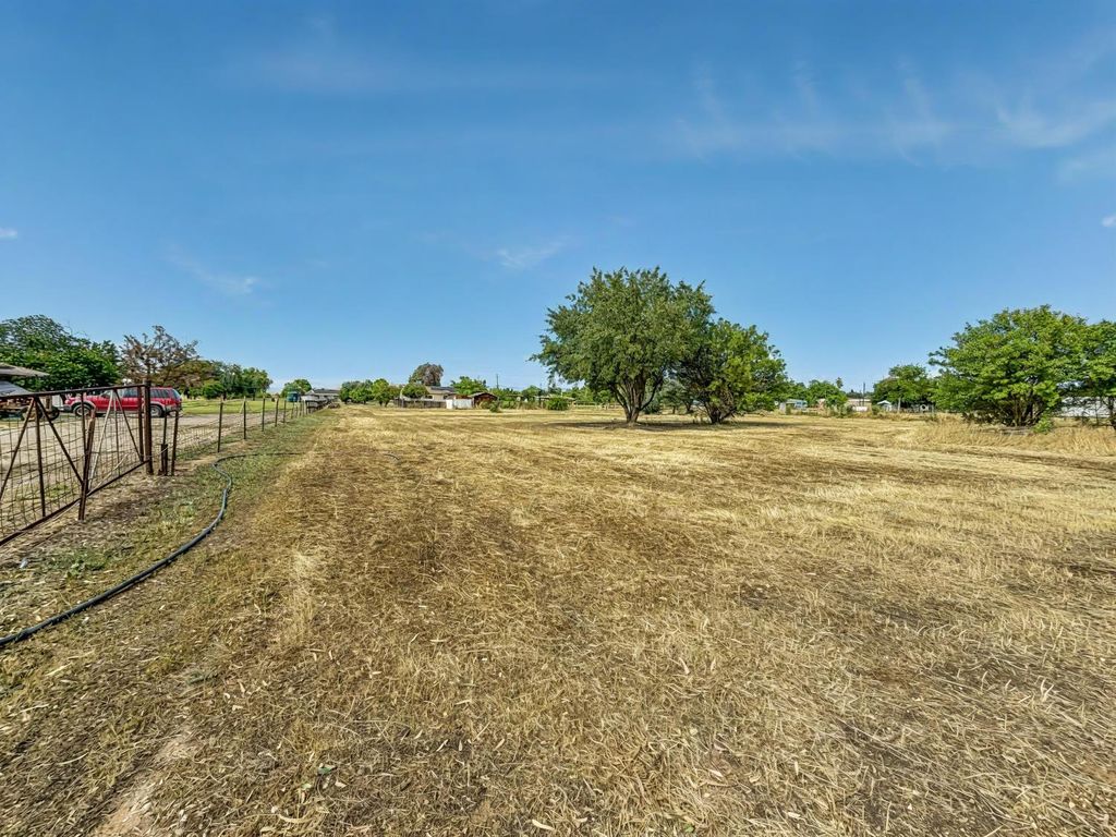 Image 49 of property listing at 7403 E Alluvial Avenue, Clovis, CA 93619