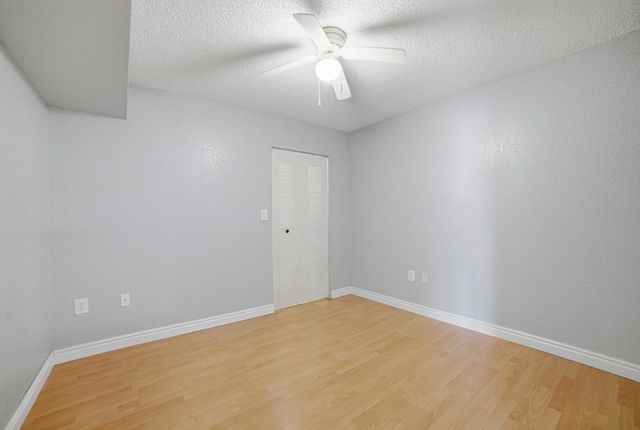 2871 N Oakland Forest Drive 210, Oakland Park, FL 33309