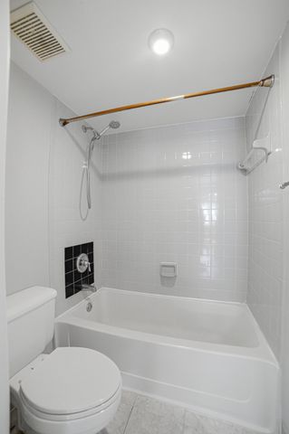 2871 N Oakland Forest Drive 210, Oakland Park, FL 33309