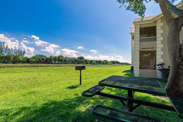 2871 N Oakland Forest Drive 210, Oakland Park, FL 33309