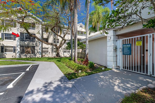 2871 N Oakland Forest Drive 210, Oakland Park, FL 33309