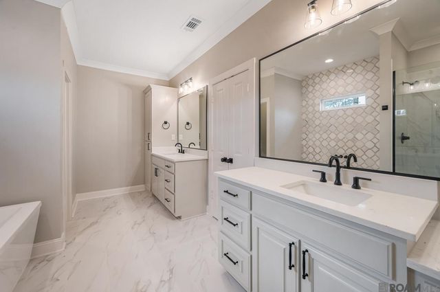 1728 N Linen Rd, Gonzales, LA 70737