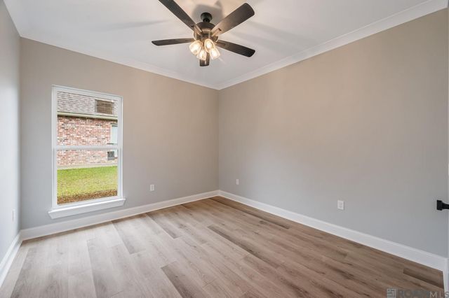 1728 N Linen Rd, Gonzales, LA 70737