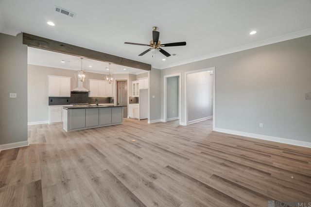 1728 N Linen Rd, Gonzales, LA 70737