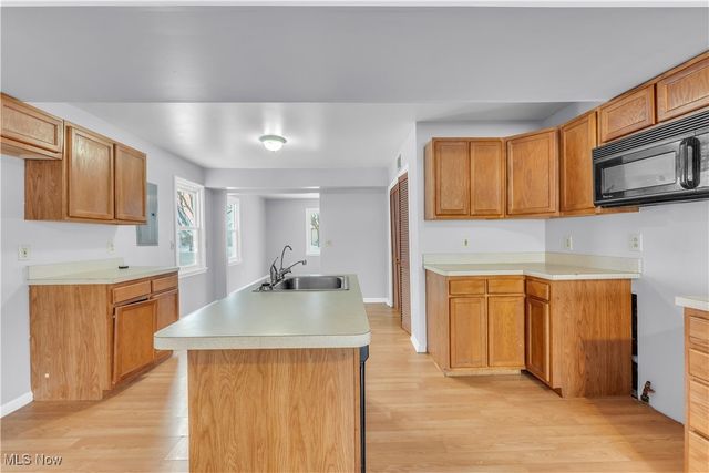 369 E 232nd Street, Euclid, OH 44123