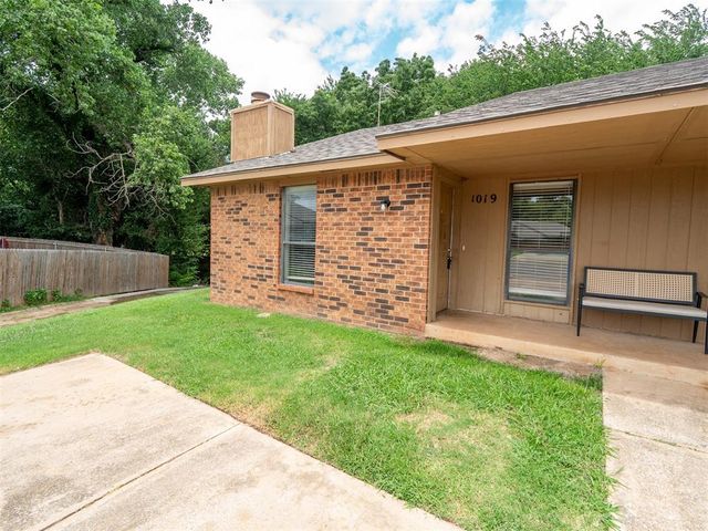 1017 Acacia Circle 1019, Noble, OK 73068