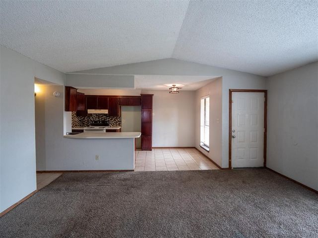 1017 Acacia Circle 1019, Noble, OK 73068