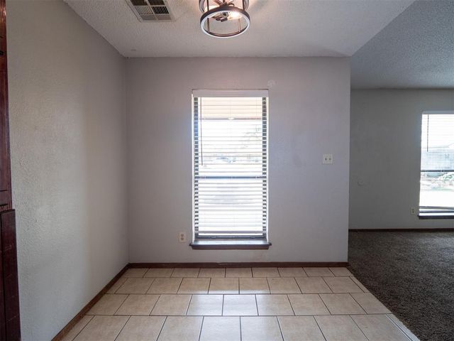 1017 Acacia Circle 1019, Noble, OK 73068