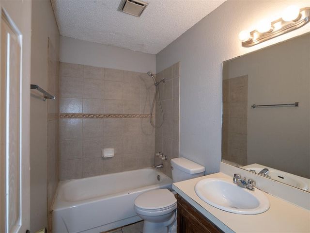 1017 Acacia Circle 1019, Noble, OK 73068