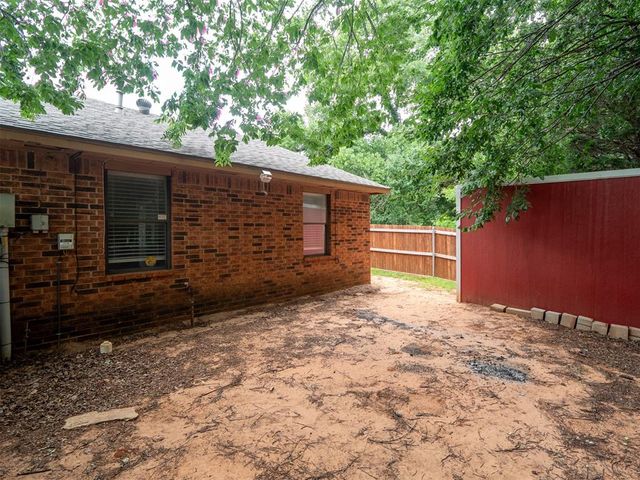1017 Acacia Circle 1019, Noble, OK 73068