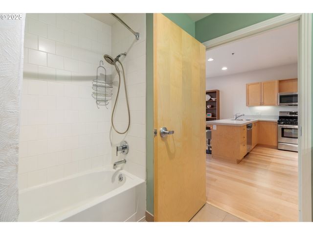 1375 OLIVE St 503, Eugene, OR 97401