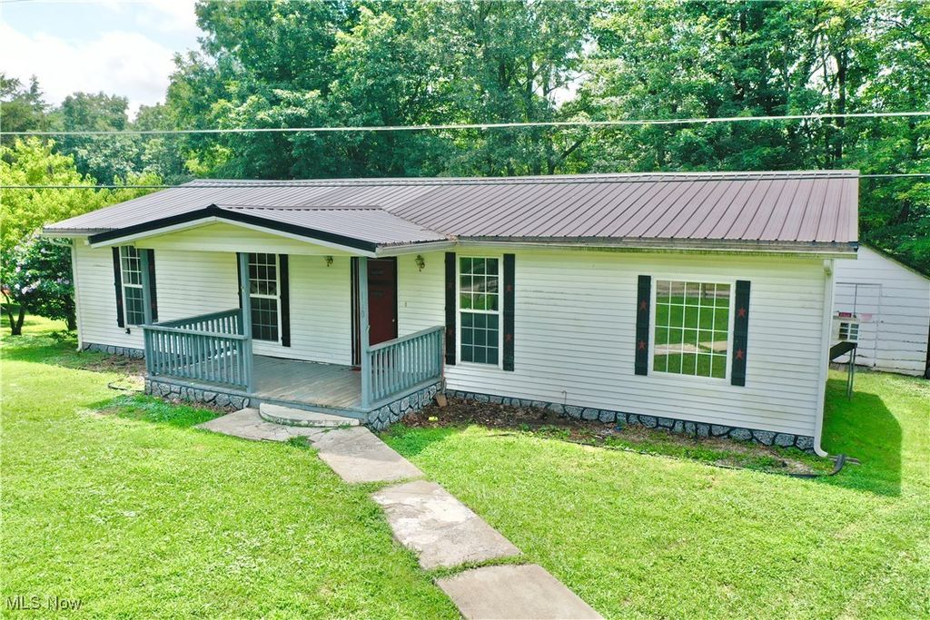 110 Horse Ridge Drive, Grantsville, WV 26147