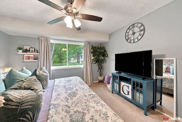 5612 Elk Circle, Lincoln, NE 68516