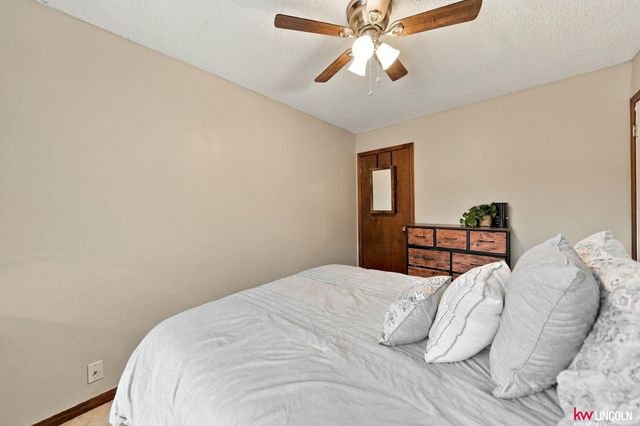 5612 Elk Circle, Lincoln, NE 68516