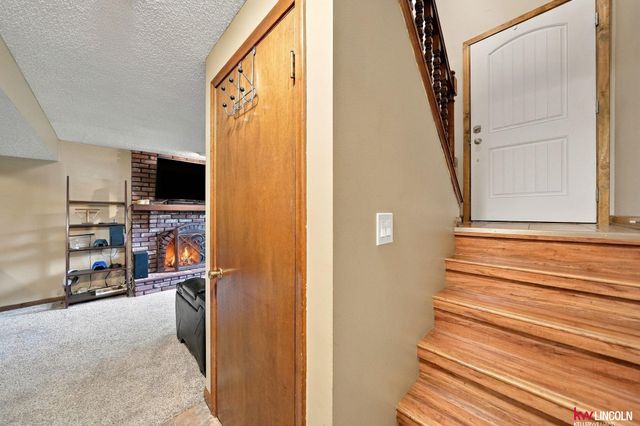 5612 Elk Circle, Lincoln, NE 68516