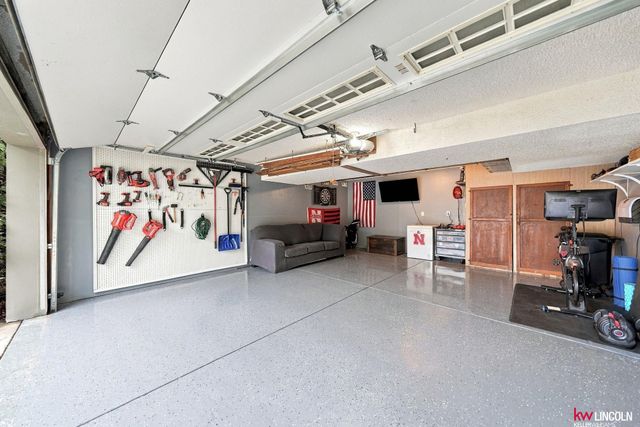 5612 Elk Circle, Lincoln, NE 68516