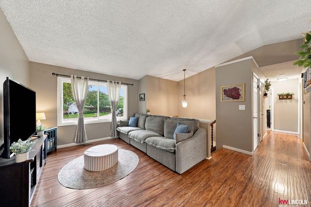 5612 Elk Circle, Lincoln, NE 68516