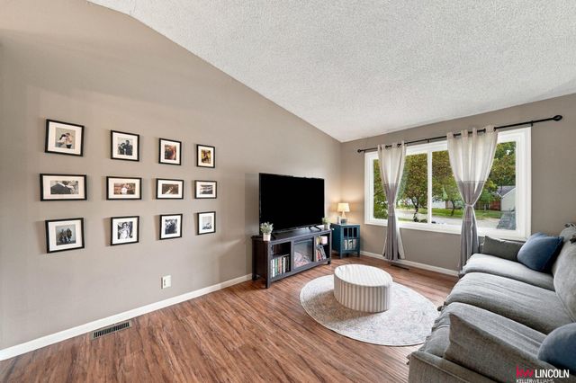 5612 Elk Circle, Lincoln, NE 68516