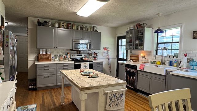 503 W Decherd St, Franklin, TX 77856