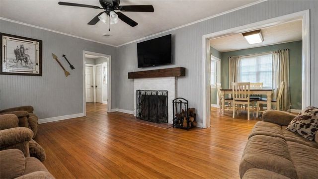 503 W Decherd St, Franklin, TX 77856
