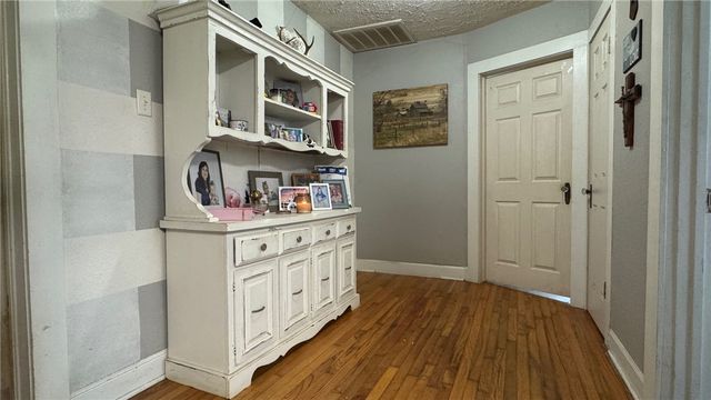 503 W Decherd St, Franklin, TX 77856