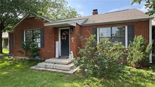503 W Decherd St, Franklin, TX 77856
