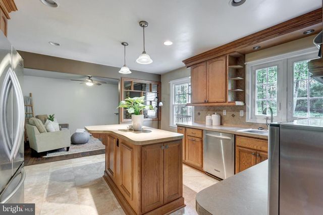 2711 OVERVIEW RD, Hampstead, MD 21074