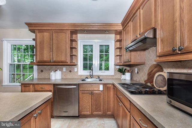 2711 OVERVIEW RD, Hampstead, MD 21074