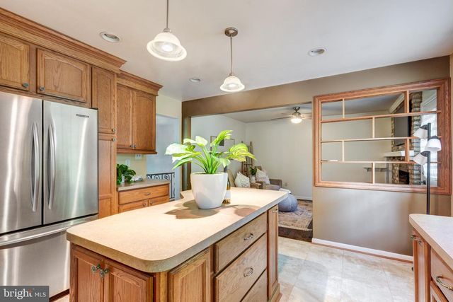 2711 OVERVIEW RD, Hampstead, MD 21074