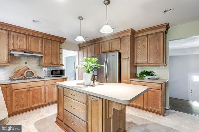 2711 OVERVIEW RD, Hampstead, MD 21074