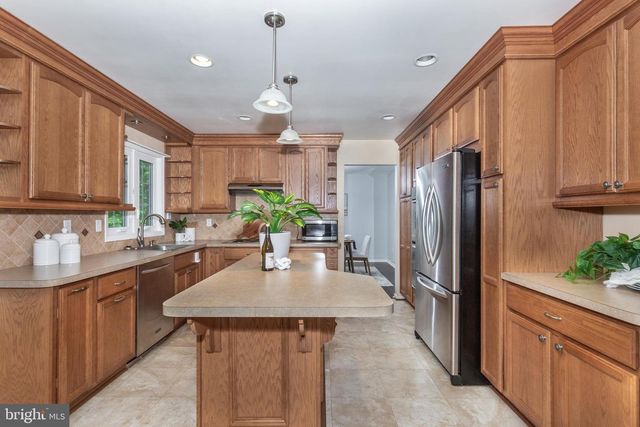 2711 OVERVIEW RD, Hampstead, MD 21074