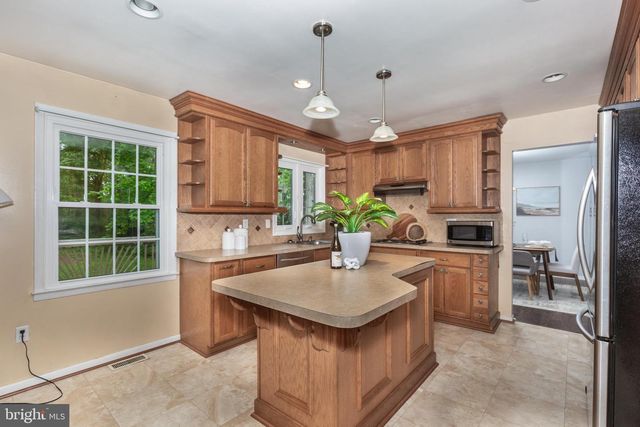 2711 OVERVIEW RD, Hampstead, MD 21074