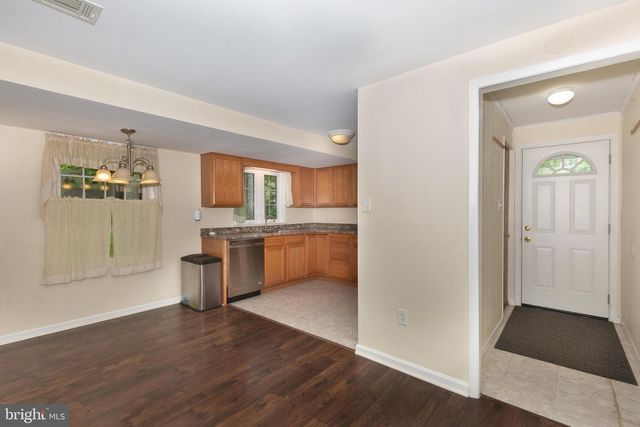 2711 OVERVIEW RD, Hampstead, MD 21074
