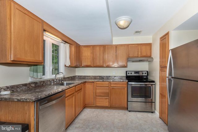 2711 OVERVIEW RD, Hampstead, MD 21074