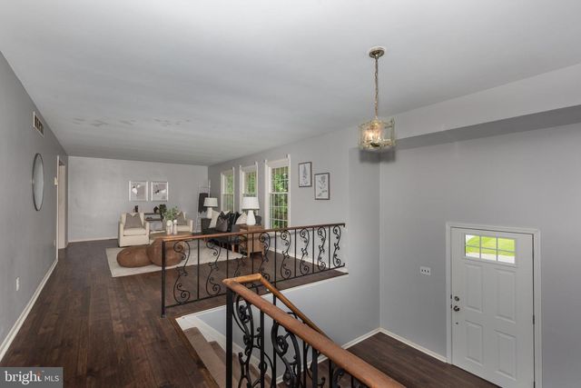 2711 OVERVIEW RD, Hampstead, MD 21074