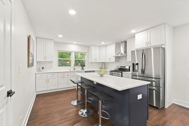 15W105 Harrison Street, Elmhurst, IL 60126