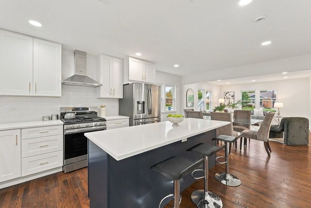 15W105 Harrison Street, Elmhurst, IL 60126