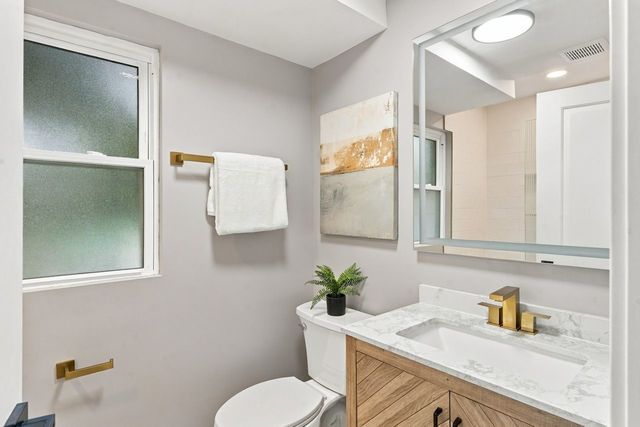 15W105 Harrison Street, Elmhurst, IL 60126