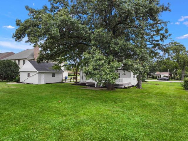 15W105 Harrison Street, Elmhurst, IL 60126