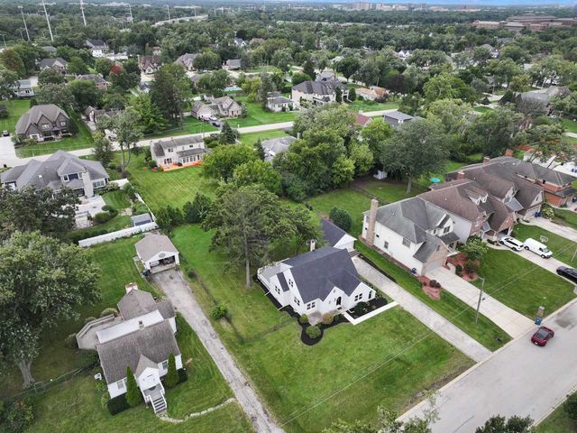 15W105 Harrison Street, Elmhurst, IL 60126