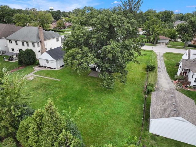 15W105 Harrison Street, Elmhurst, IL 60126