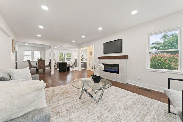 15W105 Harrison Street, Elmhurst, IL 60126