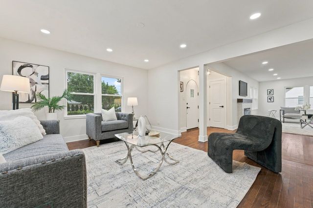 15W105 Harrison Street, Elmhurst, IL 60126