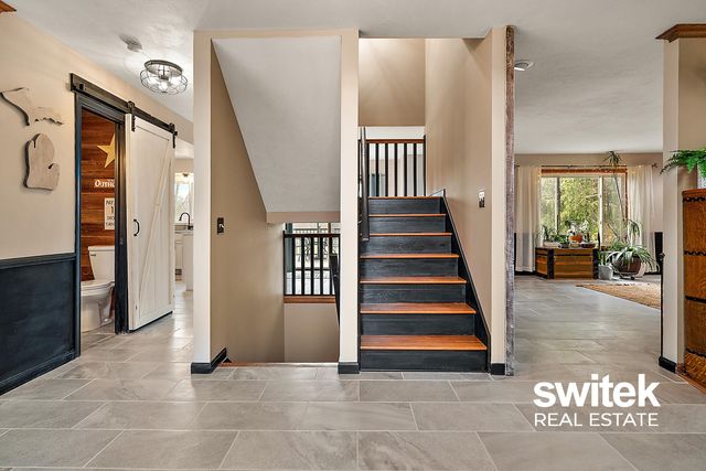 9750 Meadow Valley SE, Caledonia, MI 49316