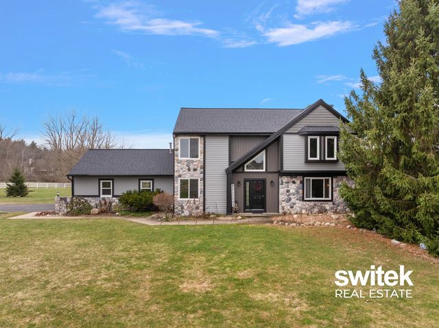 9750 Meadow Valley SE, Caledonia, MI 49316