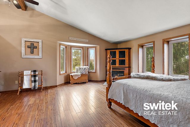 9750 Meadow Valley SE, Caledonia, MI 49316