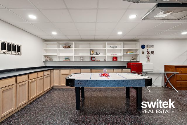 9750 Meadow Valley SE, Caledonia, MI 49316