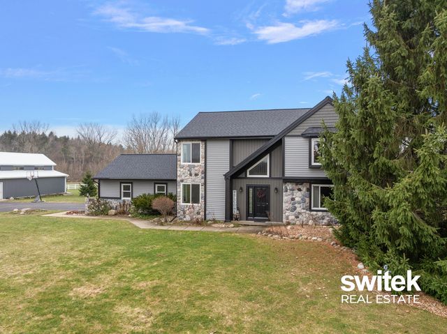 9750 Meadow Valley SE, Caledonia, MI 49316